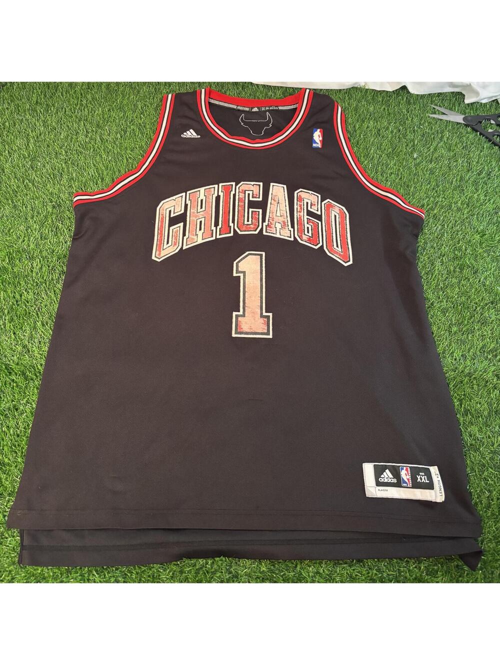 Thrashed Faded Worn Chicago Bulls Derrick Rose Adidas Jersey Size 2XL